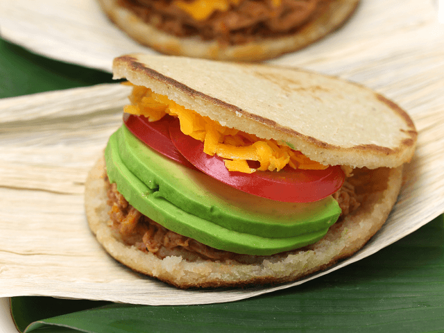 Venezuelské jedlo Arepas